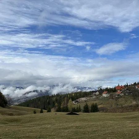 Planinski Beg, Tara, Sekulici شقة *
